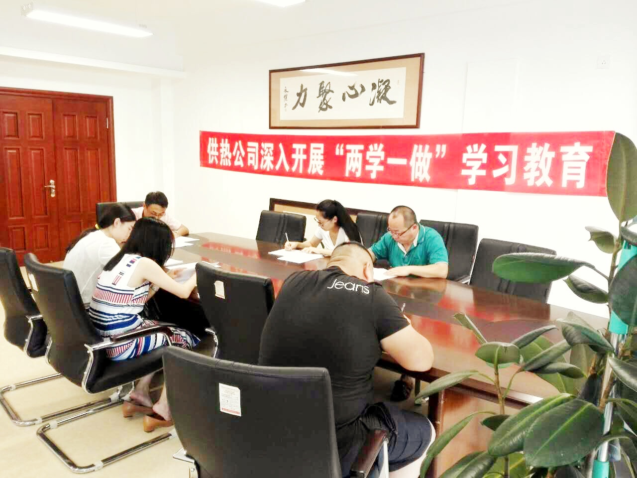 伟德体育 - 综合体育赛事平台|奥体中心相助同伴