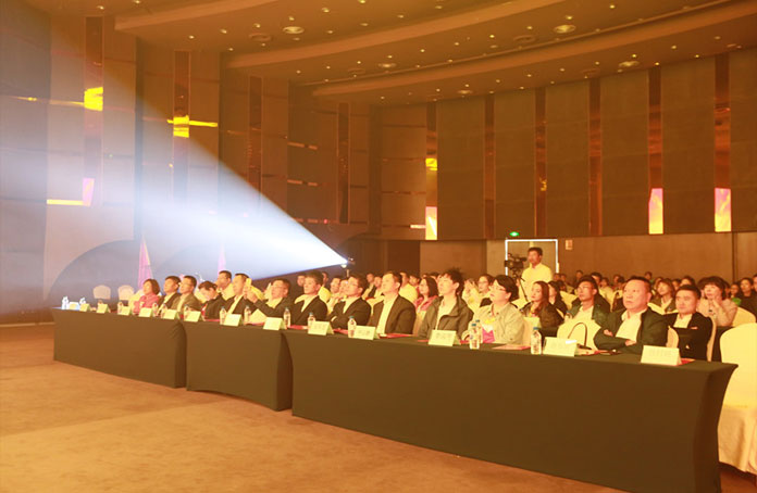 伟德体育 - 综合体育赛事平台|奥体中心相助同伴