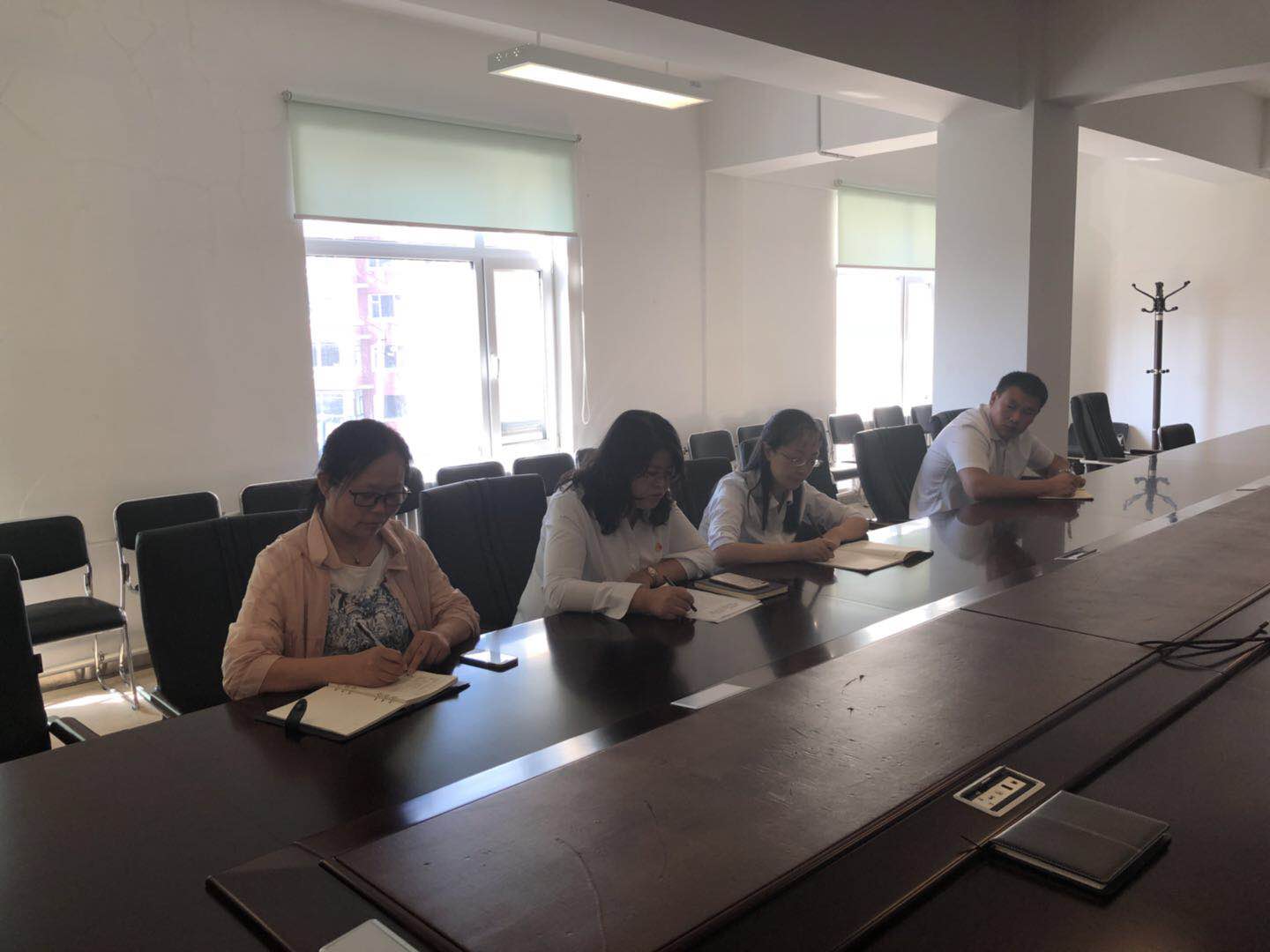 伟德体育 - 综合体育赛事平台|奥体中心相助同伴