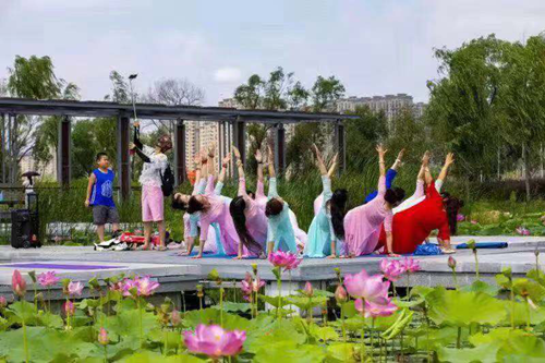 伟德体育 - 综合体育赛事平台|奥体中心相助同伴